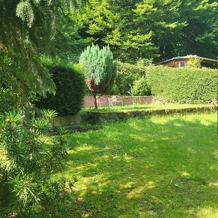 Holzhaeusl Am Fusse Des Liliensteins